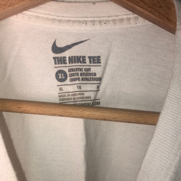 ✨Nike T-Shirt - Picture 3 of 8